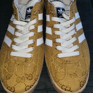 Adidas size 11 men Tan